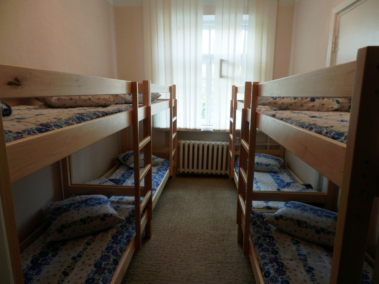 Хостел біля метро «Палац Україна»